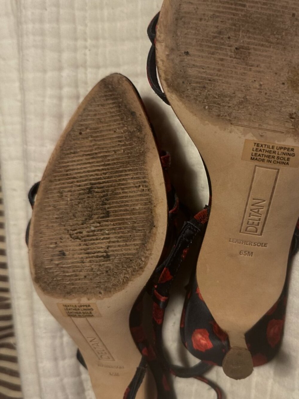 Deltan navy red heeled sandals with red roses - Picture 2 of 2